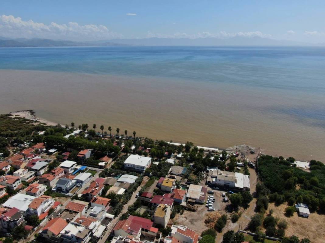 O kentte yollar çöktü: Gece yarısı felaketi yaşadılar! Gün aydınlanınca korkunç manzara ortaya çıktı 24